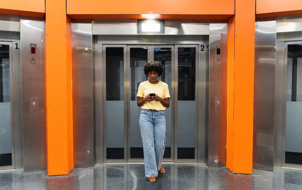 4 Types Of Elevators and Their Mechanisms